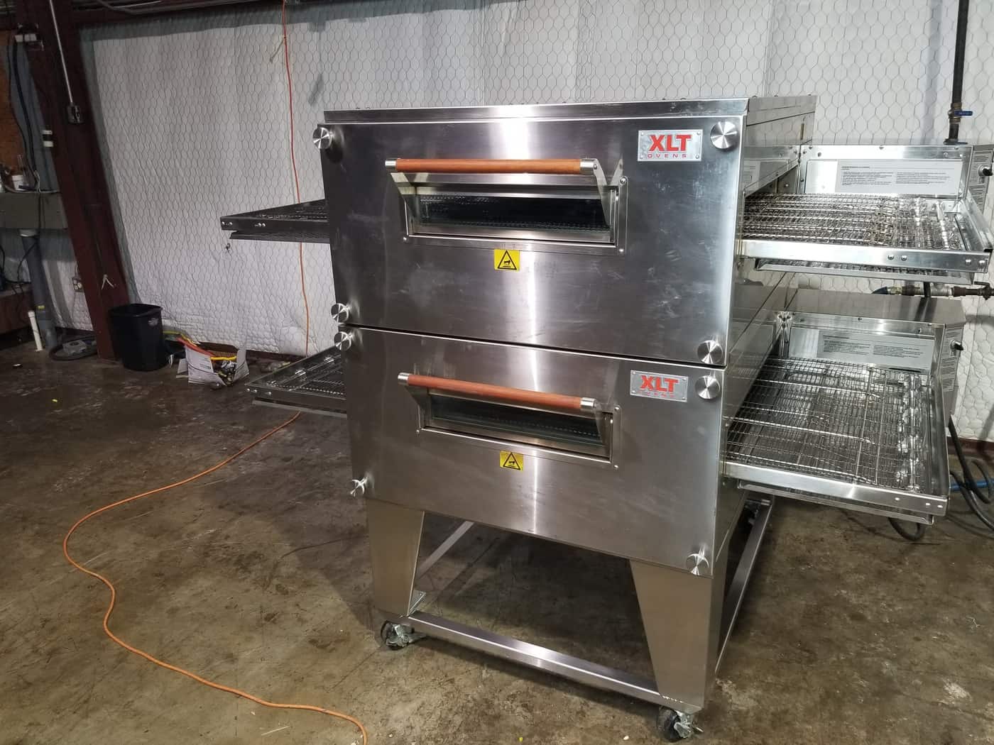 XLT 3240 Natural Gas Conveyor Pizza Ovens