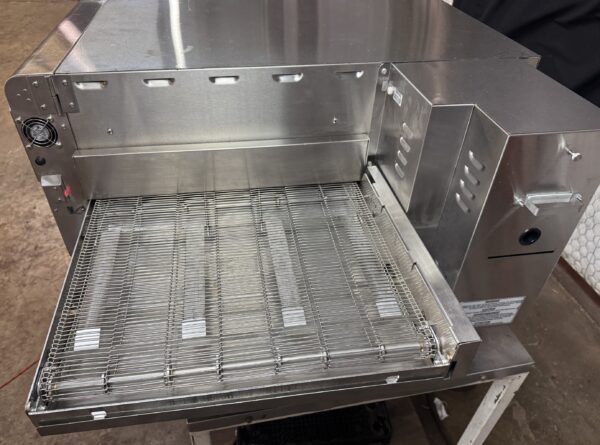 Ovention S2000  Electric Shuttle/Conveyor Pizza Ovens - Image 4