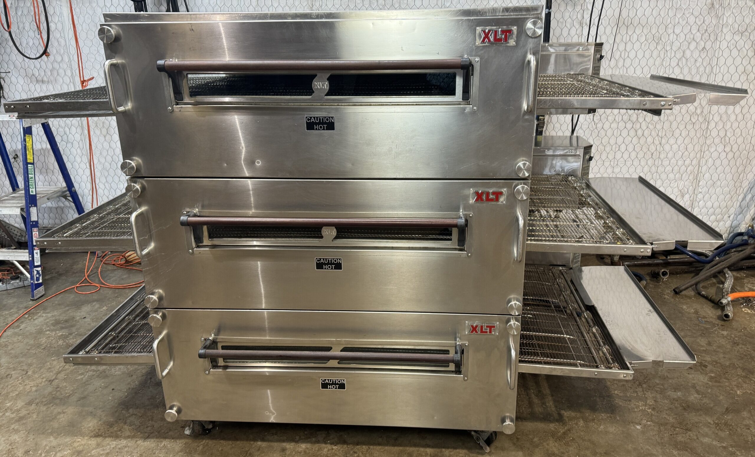 XLT 3855 NATURAL GAS CONVEYOR PIZZA OVENS