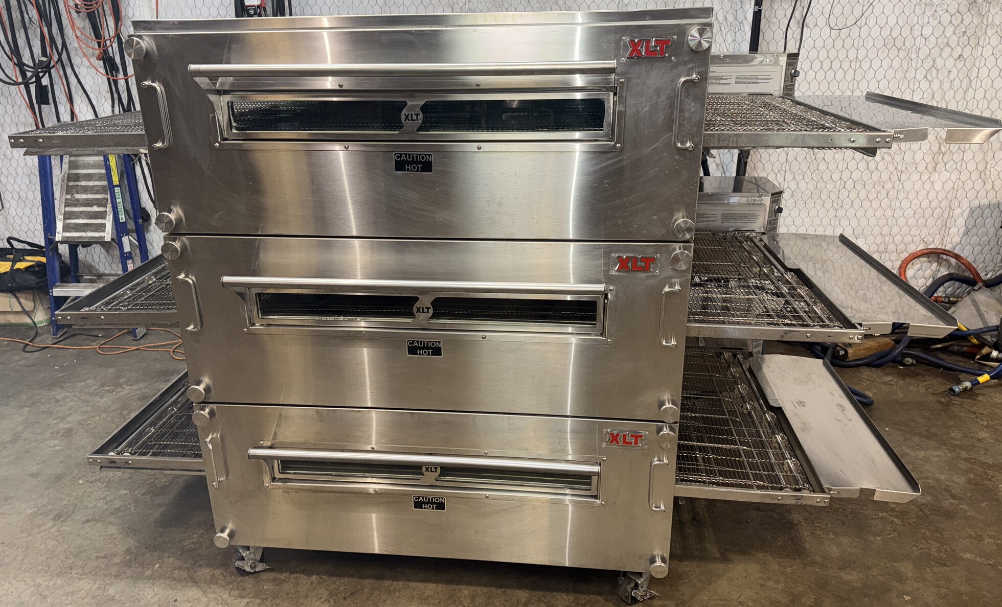XLT 3855 NATURAL GAS CONVEYOR PIZZA OVENS