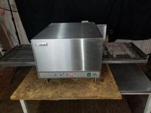 Lincoln Impinger 2502 Conveyor Pizza Oven