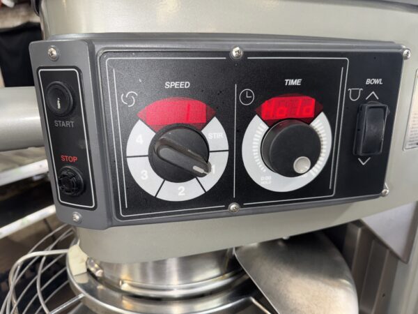 Hobart HL600 60Qt Legacy Planetary Mixer w/ Attachments - Image 4
