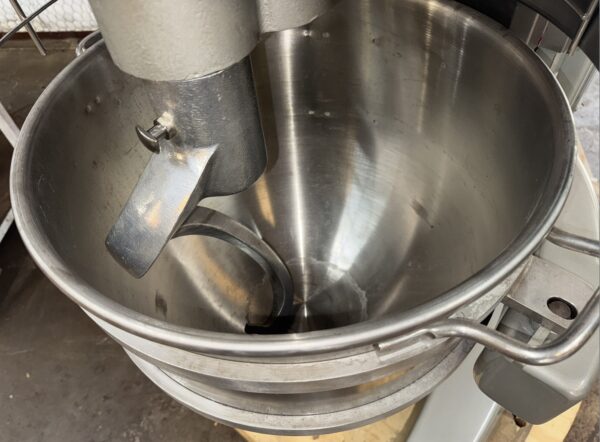 Hobart HL600 60Qt Legacy Planetary Mixer w/ Attachments - Image 5